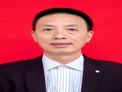 冉澤明：遠(yuǎn)恒佳學(xué)校小學(xué)部副校長，高級教師，全國優(yōu)秀教師、全國新教育榜樣教師、重慶市骨干教師，榮獲重慶市美術(shù)優(yōu)質(zhì)課一等獎