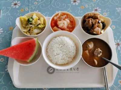 美好學校|湖畔餐廳，請你低調(diào)一點好么？